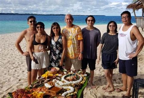 Nadine Lustre, family bond with rumored boyfriend in Siargao.